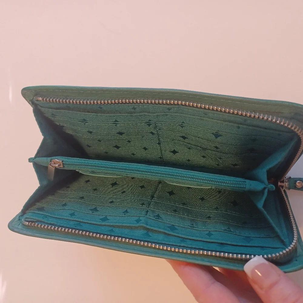 Fossil Leather Billfold Wallet Kelly Green
